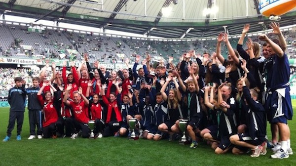 Finalsieger des Junior Masters in Wolfsburg: Die U16-Juniorinnen der TSG Hoffenheim (blaue Trikots)